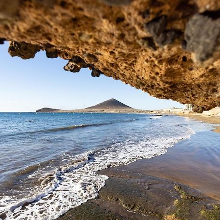 Home2Book Beachfront El Medano Екстер'єр фото